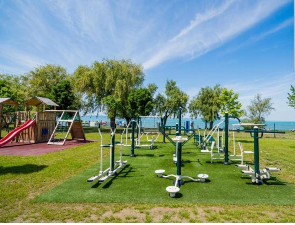 Silver Side Apartments Шіофок Екстер'єр фото